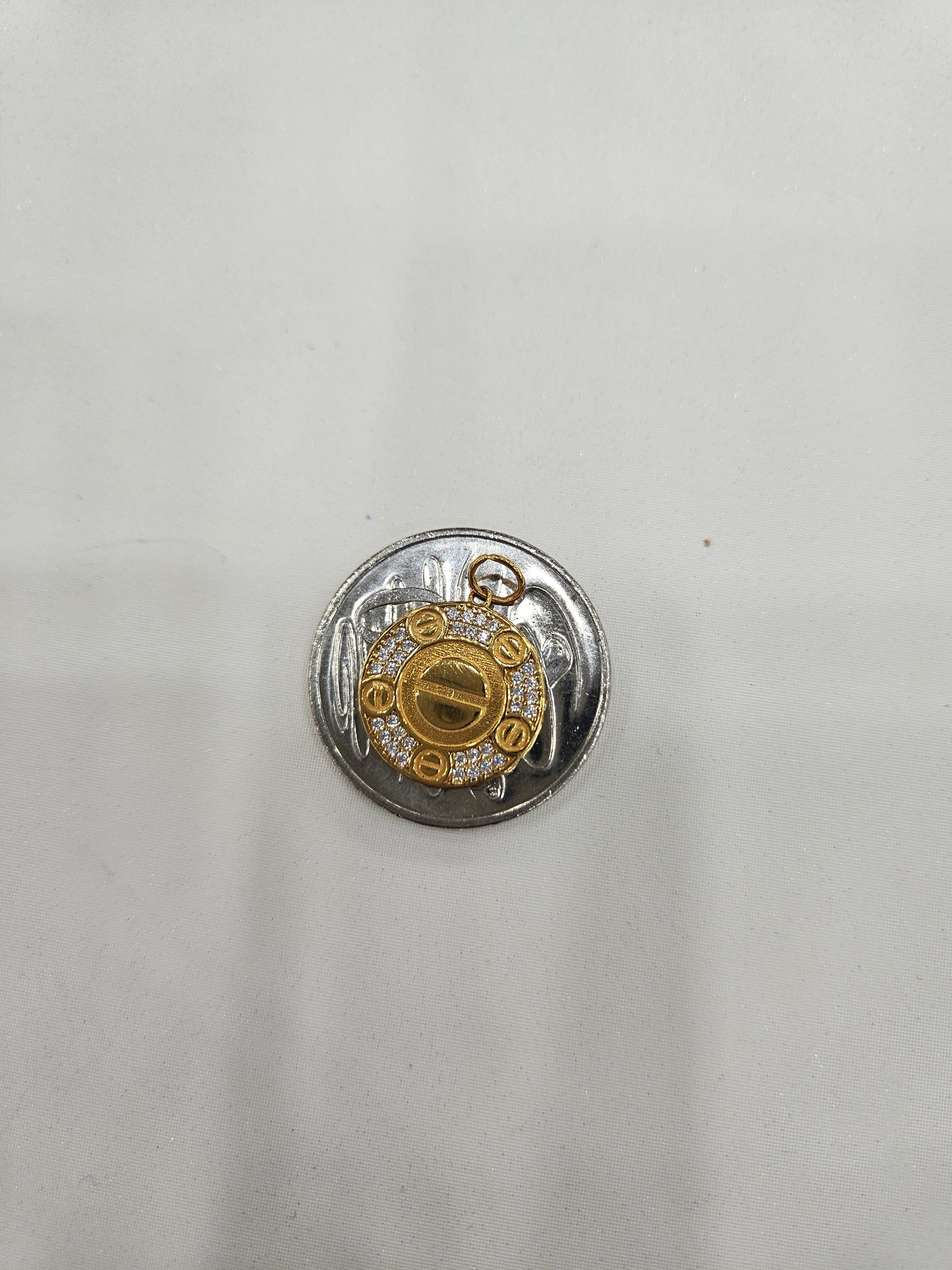 21ct Dubai gold pendant