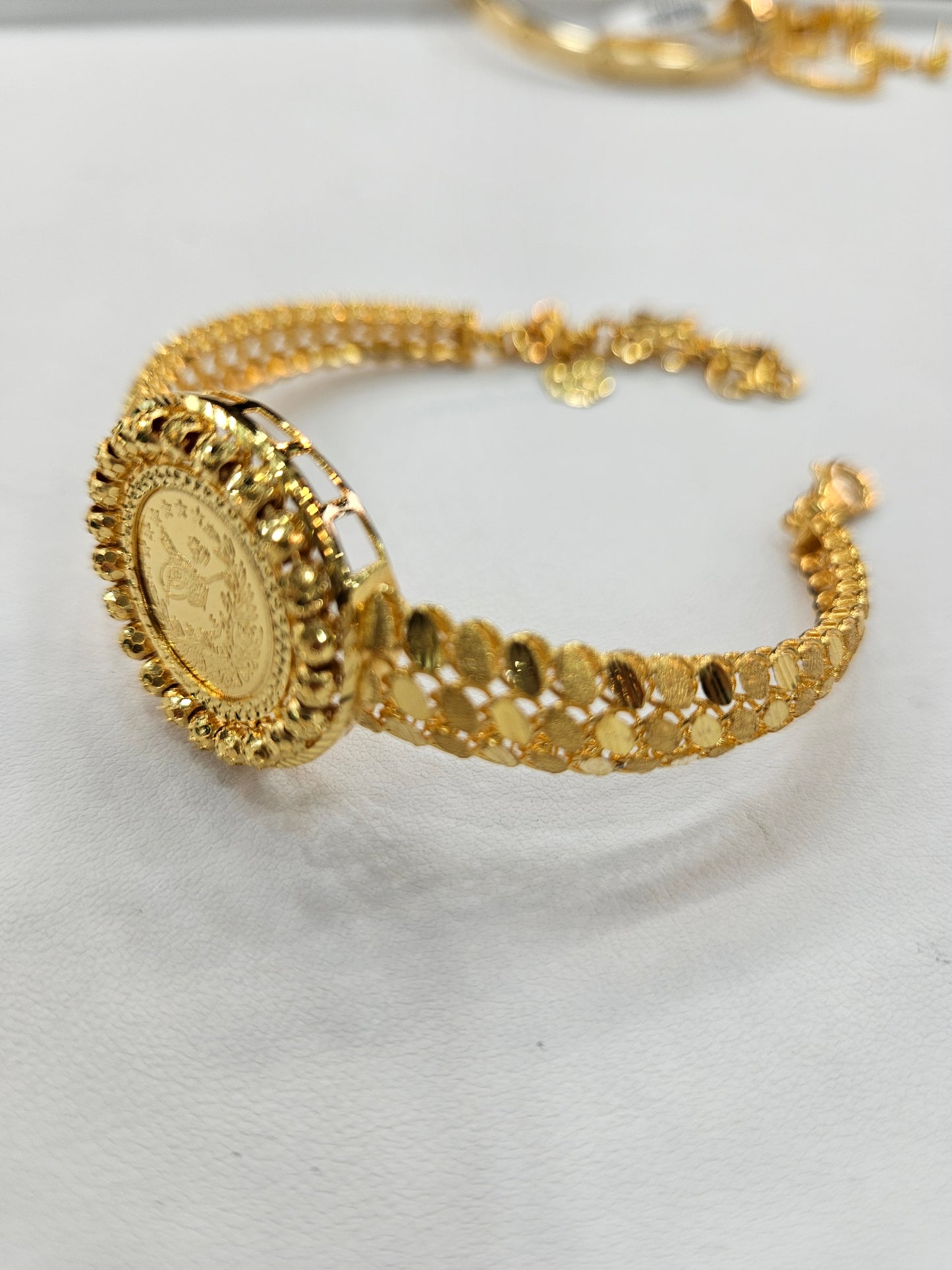 21ct Dubai gold bangle