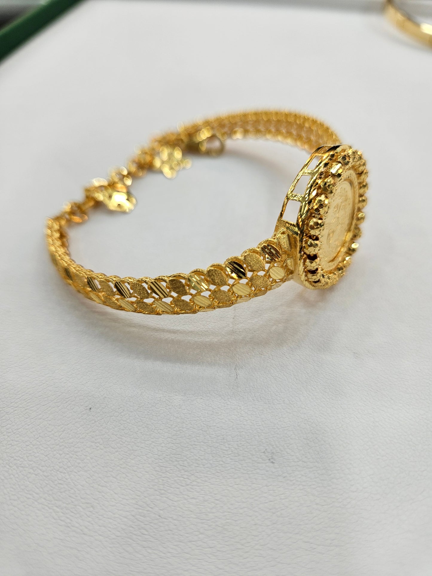 21ct Dubai gold bangle