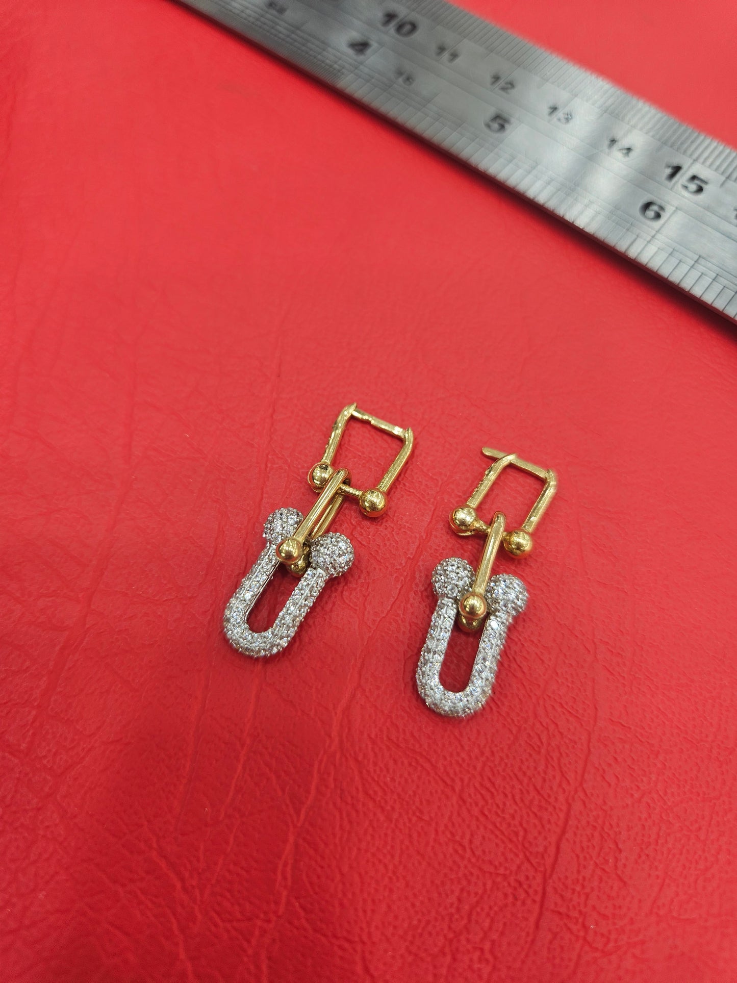 18ct Saudi gold earring
