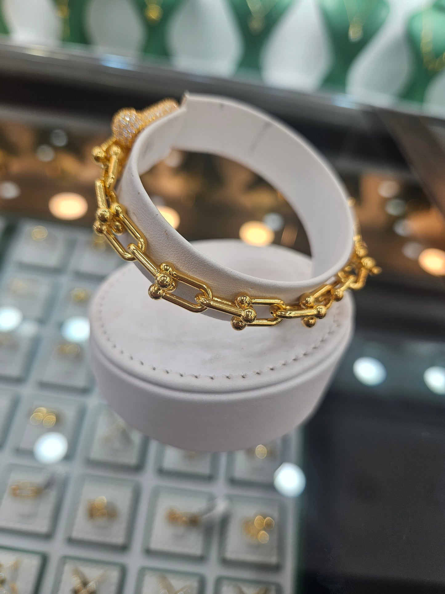 21ct Dubai gold bangle