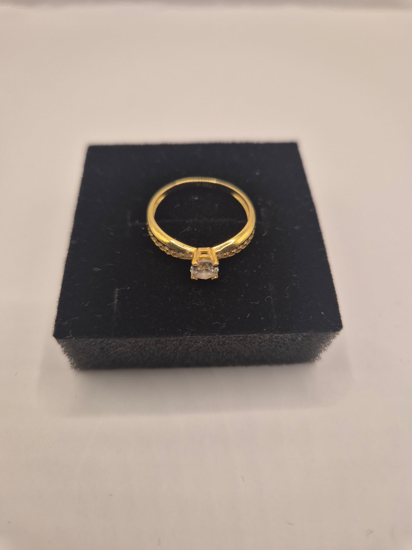 18K Gold Ring Size 6.5