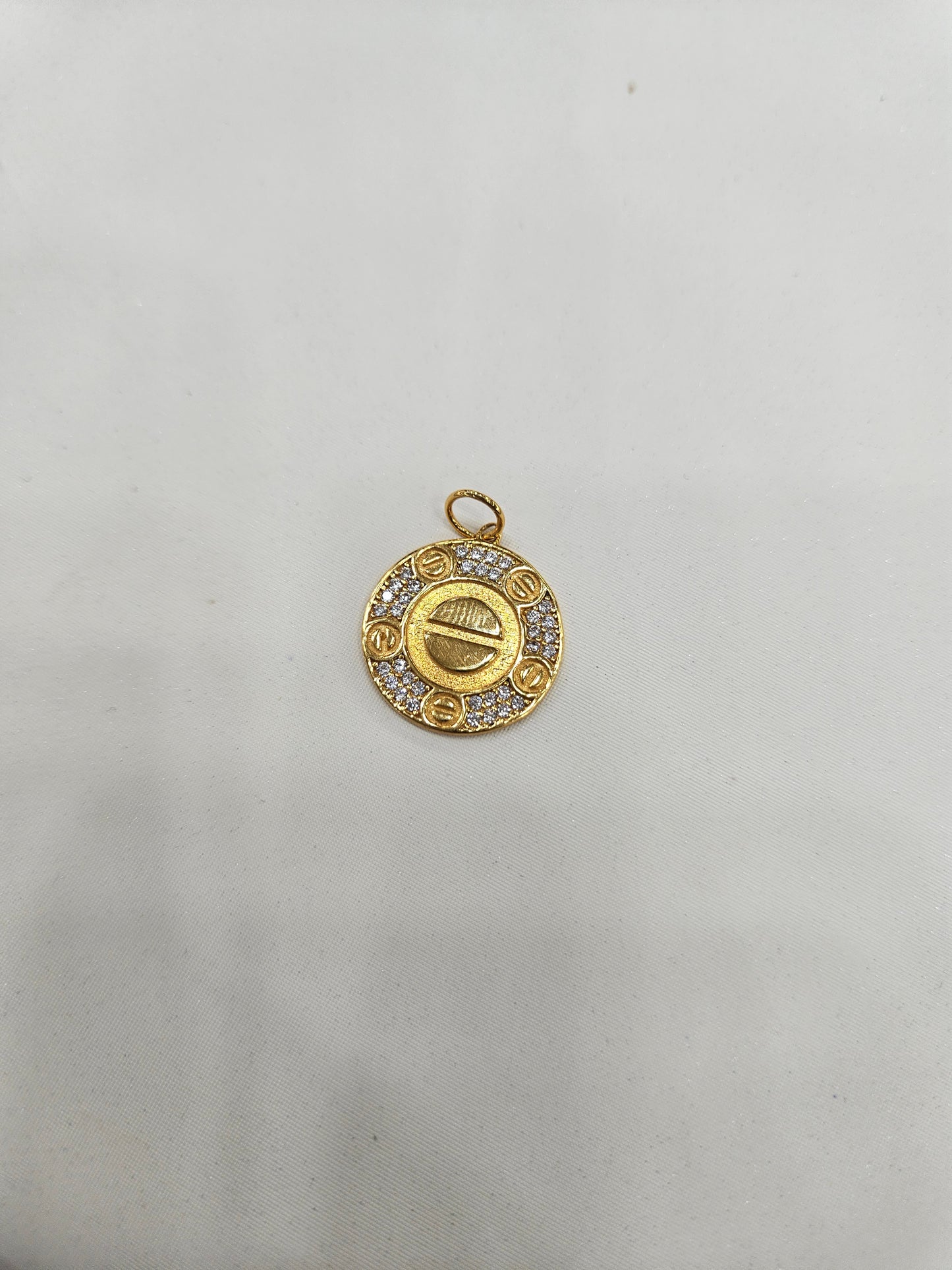 21ct Dubai gold pendant